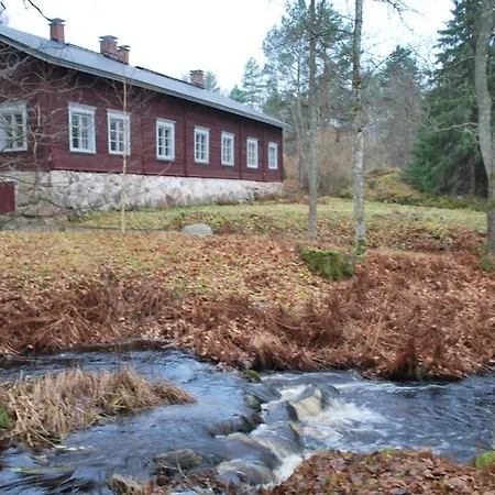 بيت ضيافة Kirjakkalan Ruukkikylae